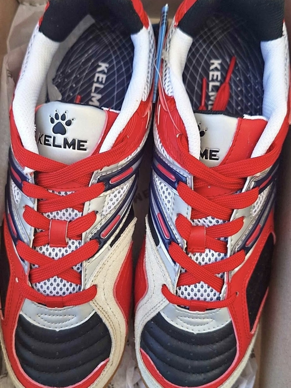 Kelme Men’s Red Athletic Sneakers with Breathable Mesh